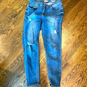 Kensie Mid-Rise destroyed jeans, size 10